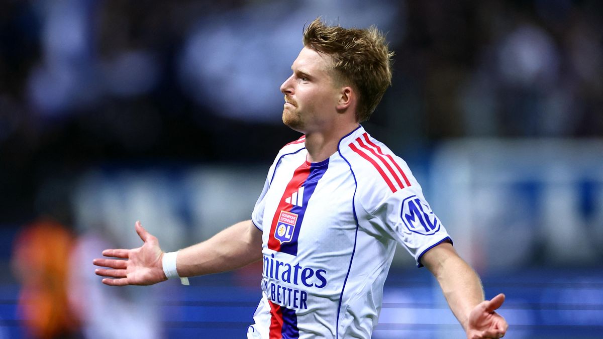 Trenér Lyonu vychvaloval Šulce. Fanoušci ho přirovnávají k legendám